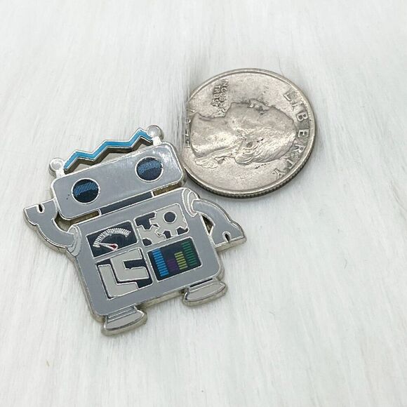 🔮 5/$25 Loot Crate Little Loot‎ Bot Pin - Picture 2 of 2